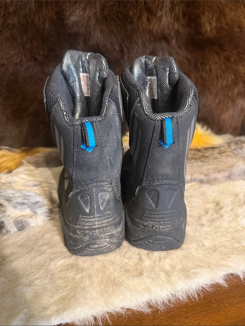 Columbia Kids Black Boots with Blue Accents 4 (5235)
